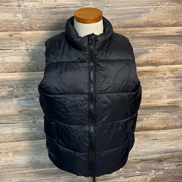 Old Navy Other - Old Navy Boy's Puffy Black Winter Vest Size S EUC
